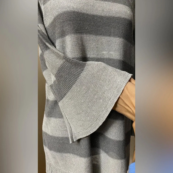 NWT J. Jill Gray Stripe Knit Sweater Size Small - Picture 5 of 10